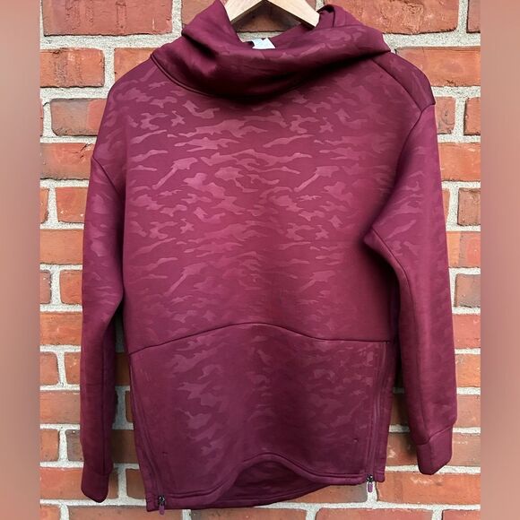 Fabletics Cherry Camouflage Oversized Athletic Tunnel Neck Hoodie - Picture 2 of 5